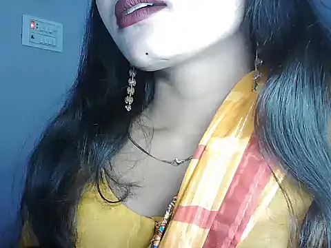 ROSE GOLDE online show from February 19, 2026, 4:26 pm