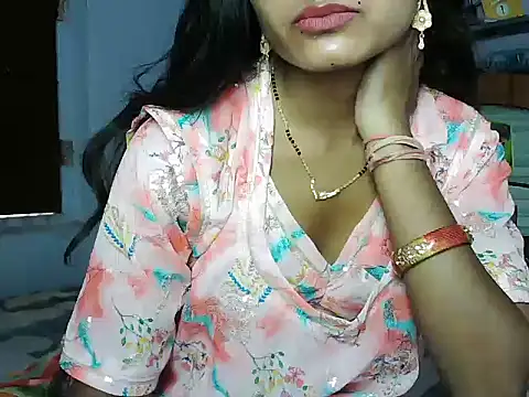 Snapshot of ROSE_GOLDE chatting on June 16, 2026, 10:37 am ROSE GOLDE online show from June 16, 2026, 10:37 am