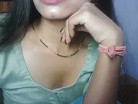 Snapshot of ROSE_GOLDE chatting on May 17, 2026, 3:12 pm ROSE GOLDE online show from May 17, 2026, 3:12 pm