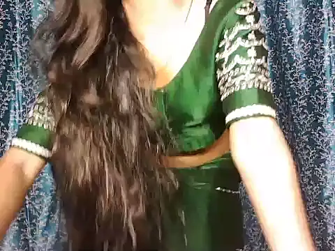 ROSE GOLDE online show from March 15, 2026, 4:25 pm