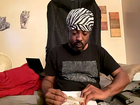 Snapshot of viceutk1 chatting on October 10, 2025, 9:32 am viceutk1 online show from October 10, 2025, 9:32 am