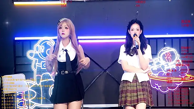 EYgirl222 online show from October 8, 2025, 8:16 am