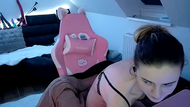 Melly4You online show from March 12, 2026, 11:31 pm