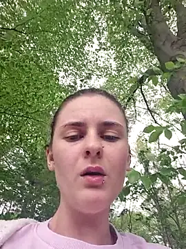 Melly4You online show from May 3, 2026, 4:10 pm