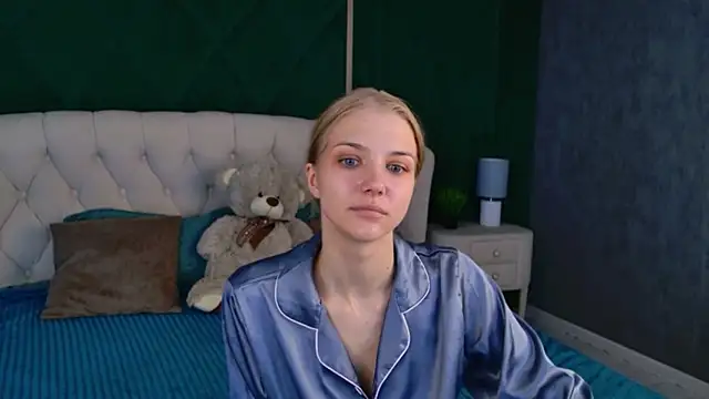 Snapshot of 4example_Chloe chatting on May 21, 2026, 5:49 am 4example Chloe online show from May 21, 2026, 5:49 am