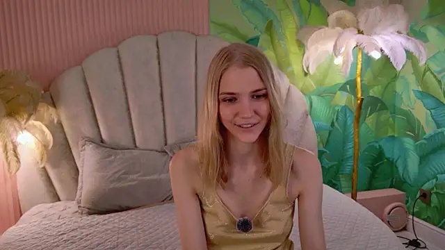 Snapshot of 4example_Chloe chatting on June 14, 2026, 5:41 am 4example Chloe online show from June 14, 2026, 5:41 am