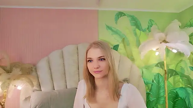 Snapshot of 4example_Chloe chatting on June 17, 2026, 5:51 am 4example Chloe online show from June 17, 2026, 5:51 am