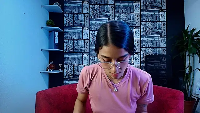 Snapshot of DanielaMonroe chatting on March 24, 2026, 10:43 pm DanielaMonroe online show from March 24, 2026, 10:43 pm