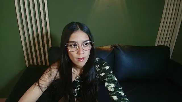 Snapshot of DanielaMonroe chatting on November 11, 2025, 8:47 pm DanielaMonroe online show from November 11, 2025, 8:47 pm