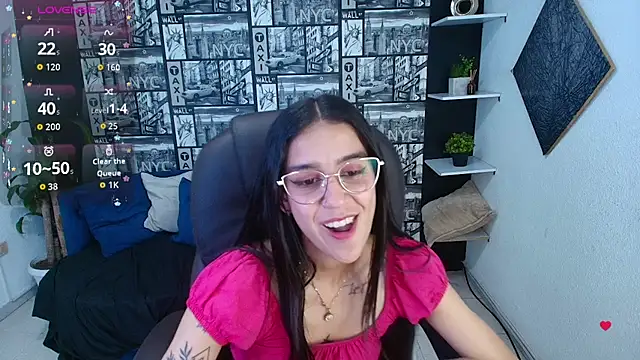 Snapshot of DanielaMonroe chatting on November 7, 2025, 8:57 pm DanielaMonroe online show from November 7, 2025, 8:57 pm