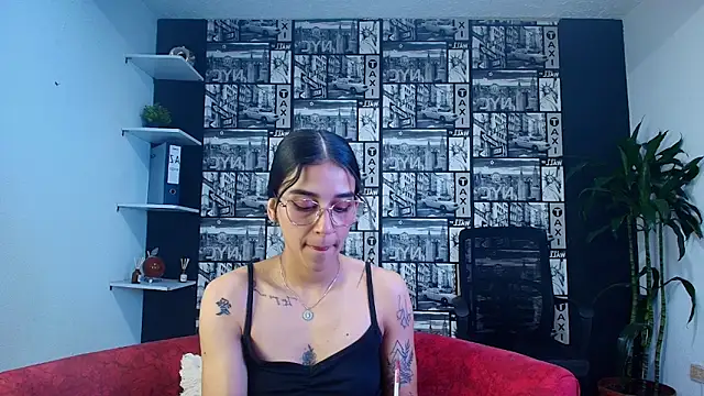 Snapshot of DanielaMonroe chatting on March 20, 2026, 9:38 pm DanielaMonroe online show from March 20, 2026, 9:38 pm