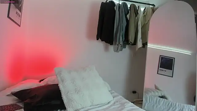 twinguys online show from November 10, 2025, 3:06 pm