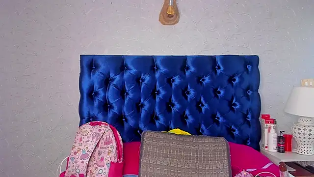 TANISHA HILL online show from October 11, 2025, 7:37 pm