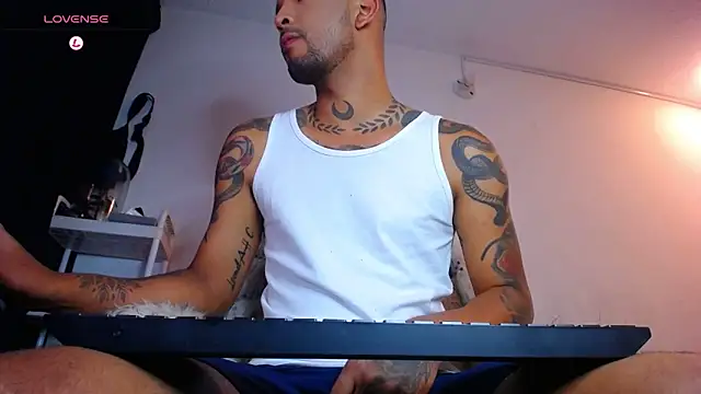 LickMyInk online show from November 24, 2025, 2:22 am