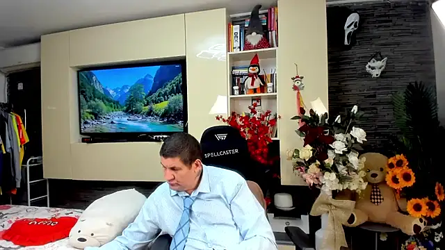 Snapshot of SpartacusDaddy48 chatting on June 5, 2026, 5:45 am SpartacusDaddy48 online show from June 5, 2026, 5:45 am
