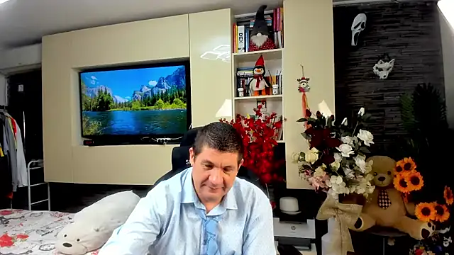 Snapshot of SpartacusDaddy48 chatting on June 5, 2026, 9:31 pm SpartacusDaddy48 online show from June 5, 2026, 9:31 pm