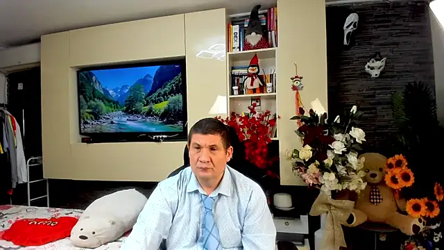 Snapshot of SpartacusDaddy48 chatting on June 5, 2026, 7:03 am SpartacusDaddy48 online show from June 5, 2026, 7:03 am