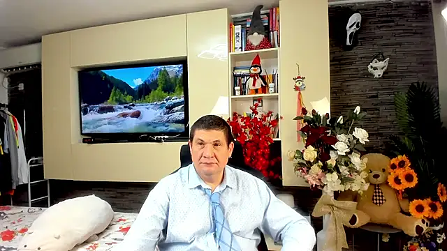Snapshot of SpartacusDaddy48 chatting on June 7, 2026, 1:27 pm SpartacusDaddy48 online show from June 7, 2026, 1:27 pm