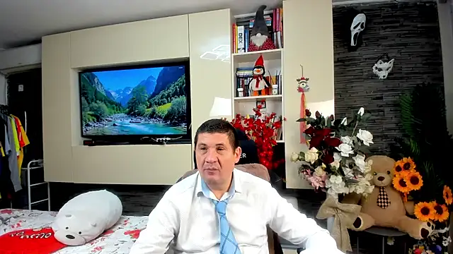 Snapshot of SpartacusDaddy48 chatting on June 3, 2026, 7:07 pm SpartacusDaddy48 online show from June 3, 2026, 7:07 pm
