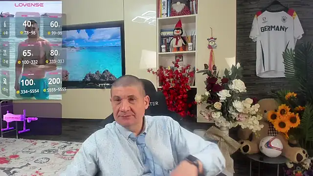 Snapshot of SpartacusDaddy48 chatting on June 22, 2026, 9:39 am SpartacusDaddy48 online show from June 22, 2026, 9:39 am