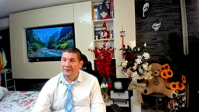 Snapshot of SpartacusDaddy48 chatting on May 20, 2026, 3:53 pm SpartacusDaddy48 online show from May 20, 2026, 3:53 pm
