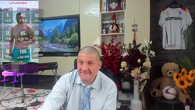 Snapshot of SpartacusDaddy48 chatting on June 17, 2026, 5:12 pm SpartacusDaddy48 online show from June 17, 2026, 5:12 pm