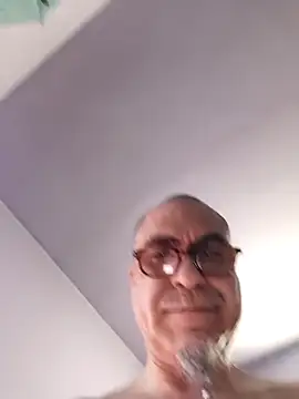 Snapshot of Sp71 chatting on February 17, 2026, 6:16 pm Sp71 online show from February 17, 2026, 6:16 pm