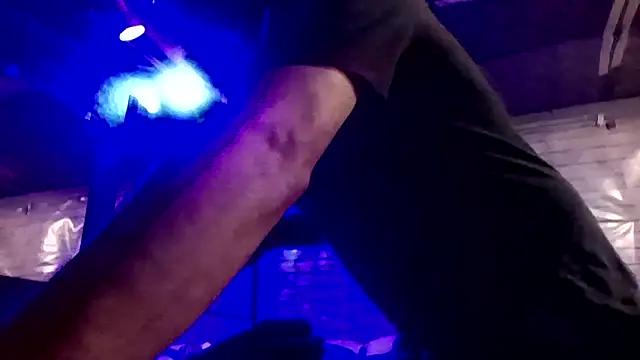 Billyschxh online show from March 27, 2026, 11:49 pm