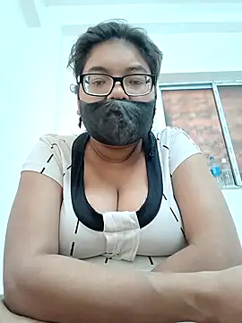 Snapshot of Elie_couple143 chatting on December 1, 2025, 6:03 am Elie couple143 online show from December 1, 2025, 6:03 am