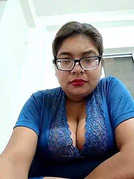 Snapshot of Elie_couple143 chatting on November 25, 2025, 6:52 pm Elie couple143 online show from November 25, 2025, 6:52 pm