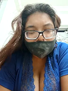 Snapshot of Elie_couple143 chatting on November 7, 2025, 7:18 pm Elie couple143 online show from November 7, 2025, 7:18 pm