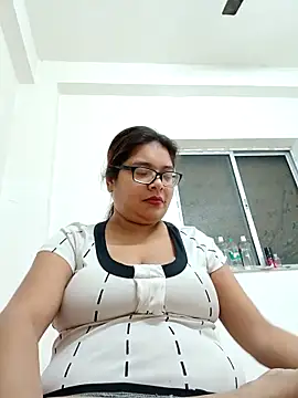 Snapshot of Elie_couple143 chatting on November 29, 2025, 12:00 am Elie couple143 online show from November 29, 2025, 12:00 am