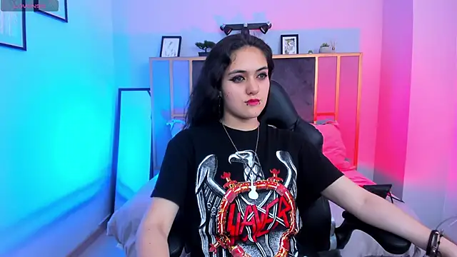 Snapshot of Azurra_amatto2 chatting on November 14, 2025, 8:45 pm Azurra amatto2 online show from November 14, 2025, 8:45 pm