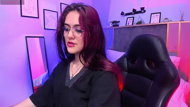 Snapshot of Azurra_amatto2 chatting on July 17, 2026, 4:10 am Azurra amatto2 online show from July 17, 2026, 4:10 am