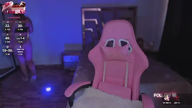 lunaarose online show from October 7, 2025, 4:19 pm