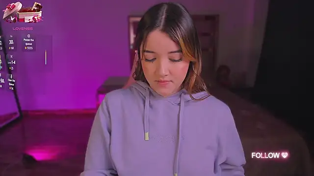 lunaarose online show from October 9, 2025, 4:24 am