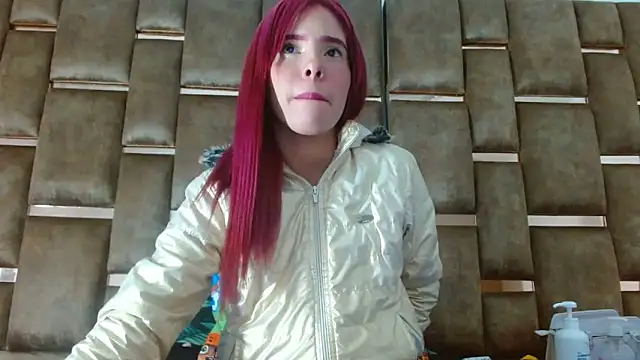 Alexahotz online show from September 28, 2025, 2:07 am