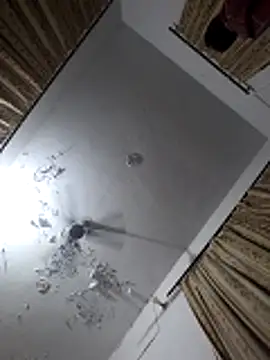 desir3dlund online show from April 21, 2026, 5:41 pm