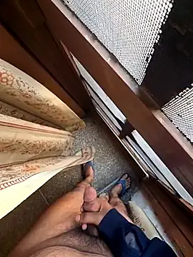 desir3dlund online show from December 14, 2025, 9:59 am