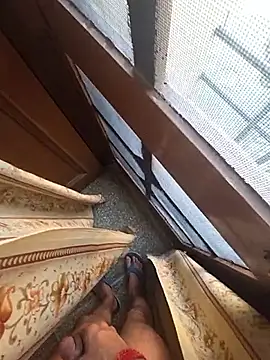 Snapshot of desir3dlund chatting on October 26, 2025, 6:36 am desir3dlund online show from October 26, 2025, 6:36 am