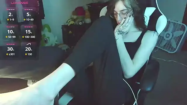 comfyknife online show from July 23, 2026, 2:31 am