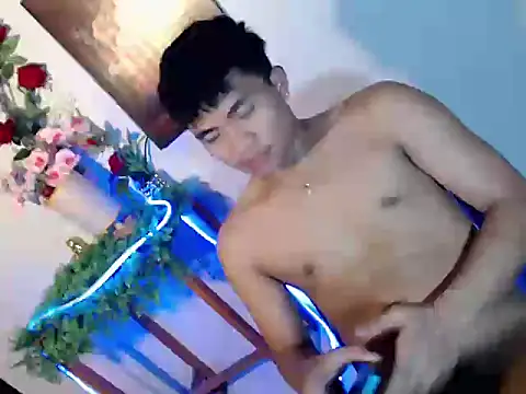 mostwantedtwink online show from June 1, 2026, 6:18 pm