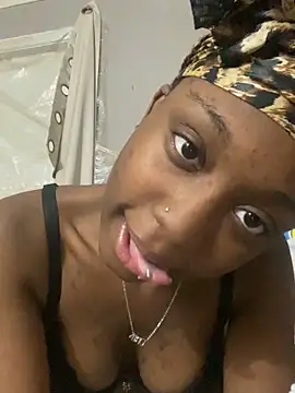 Snapshot of HennessyBaby21 chatting on March 23, 2026, 5:07 am HennessyBaby21 online show from March 23, 2026, 5:07 am