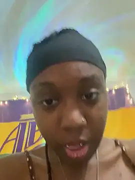 Snapshot of HennessyBaby21 chatting on March 15, 2026, 8:27 pm HennessyBaby21 online show from March 15, 2026, 8:27 pm