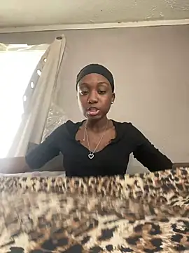 Snapshot of HennessyBaby21 chatting on March 9, 2026, 4:32 pm HennessyBaby21 online show from March 9, 2026, 4:32 pm