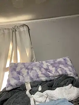 Snapshot of HennessyBaby21 chatting on October 22, 2025, 12:59 pm HennessyBaby21 online show from October 22, 2025, 12:59 pm