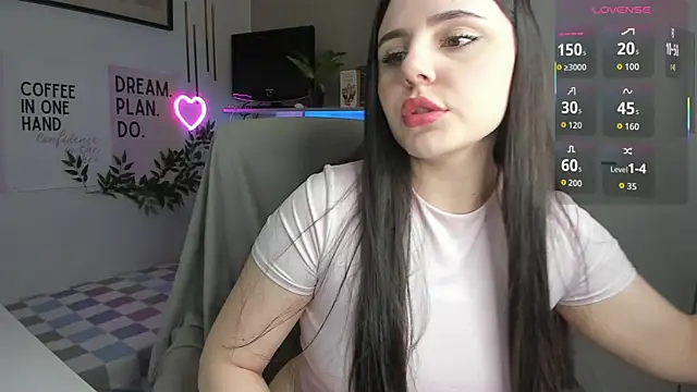 Snapshot of LiaWoow chatting on December 14, 2025, 2:44 pm LiaWoow online show from December 14, 2025, 2:44 pm