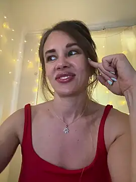 LucieMack online show from July 9, 2026, 1:21 pm