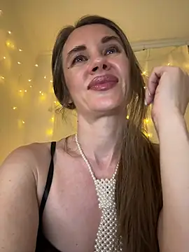 LucieMack online show from July 8, 2026, 5:24 pm