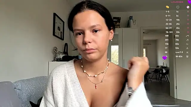 MaydaCornwall online show from November 14, 2025, 8:07 am